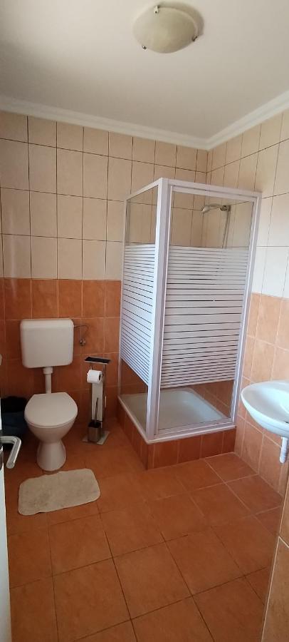 Levendula Apartmanhaz Hajdúszoboszló Exteriör bild