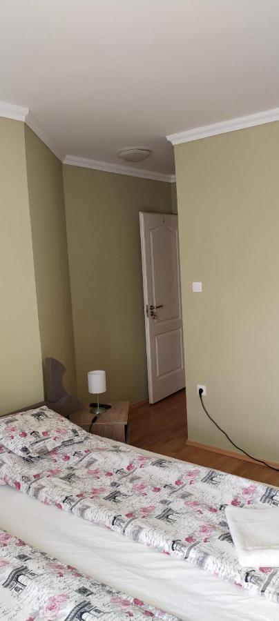 Levendula Apartmanhaz Hajdúszoboszló Exteriör bild