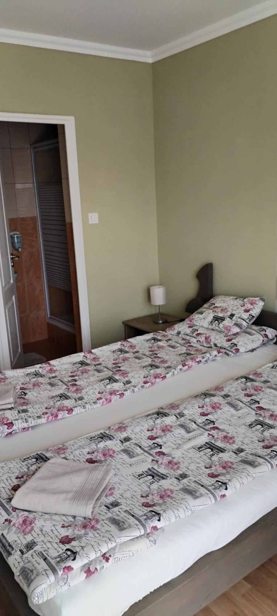 Levendula Apartmanhaz Hajdúszoboszló Exteriör bild